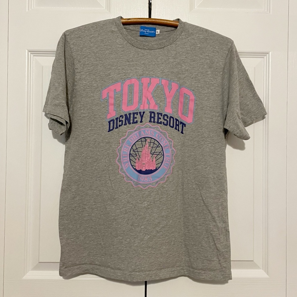 Disney Tokyo Resort T-Shirt Size Large College Logo Gray Pink Japan Graphic Tee